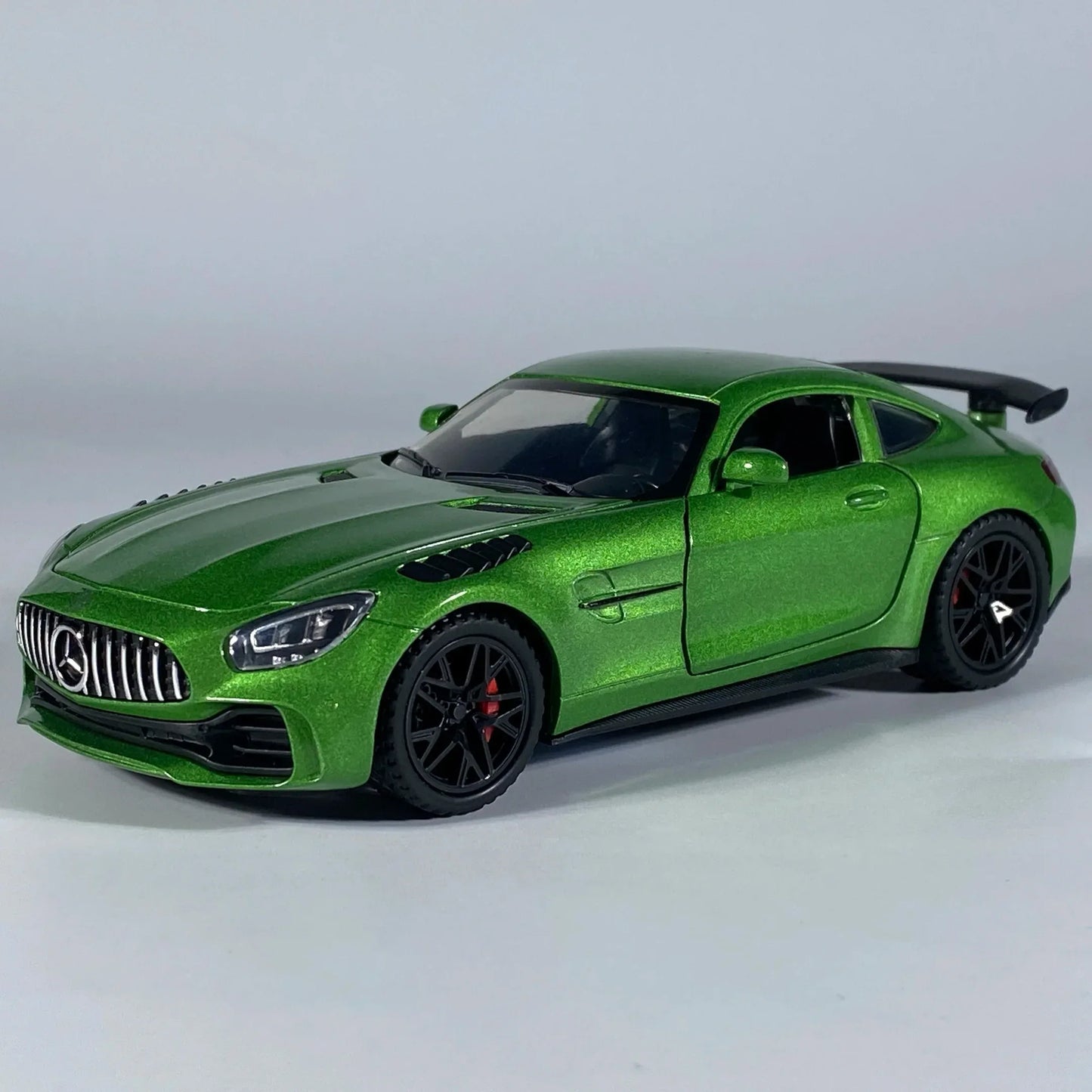 1:32 Benz AMG GT Diecast Metal Model Car With Sound And Light Pull Back - ToylandEU