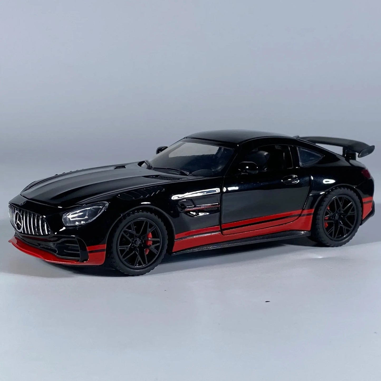 1:32 Benz AMG GT Diecast Metal Model Car With Sound And Light Pull Back - ToylandEU
