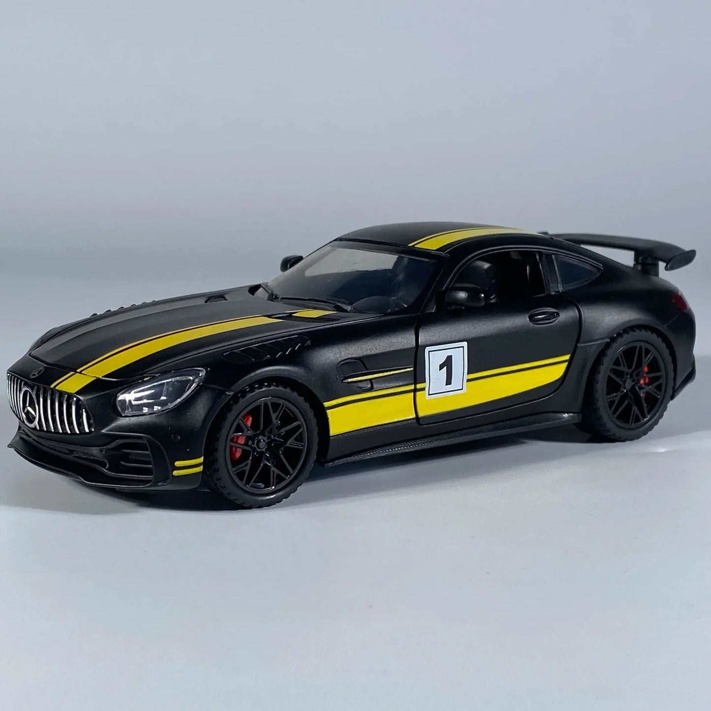 1:32 Benz AMG GT Diecast Metal Model Car With Sound And Light Pull Back - ToylandEU