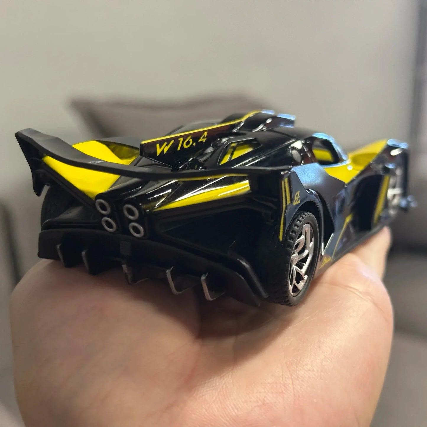 1:32 Bolide Alloy Diecast Sports Car With Sound And Light - ToylandEU