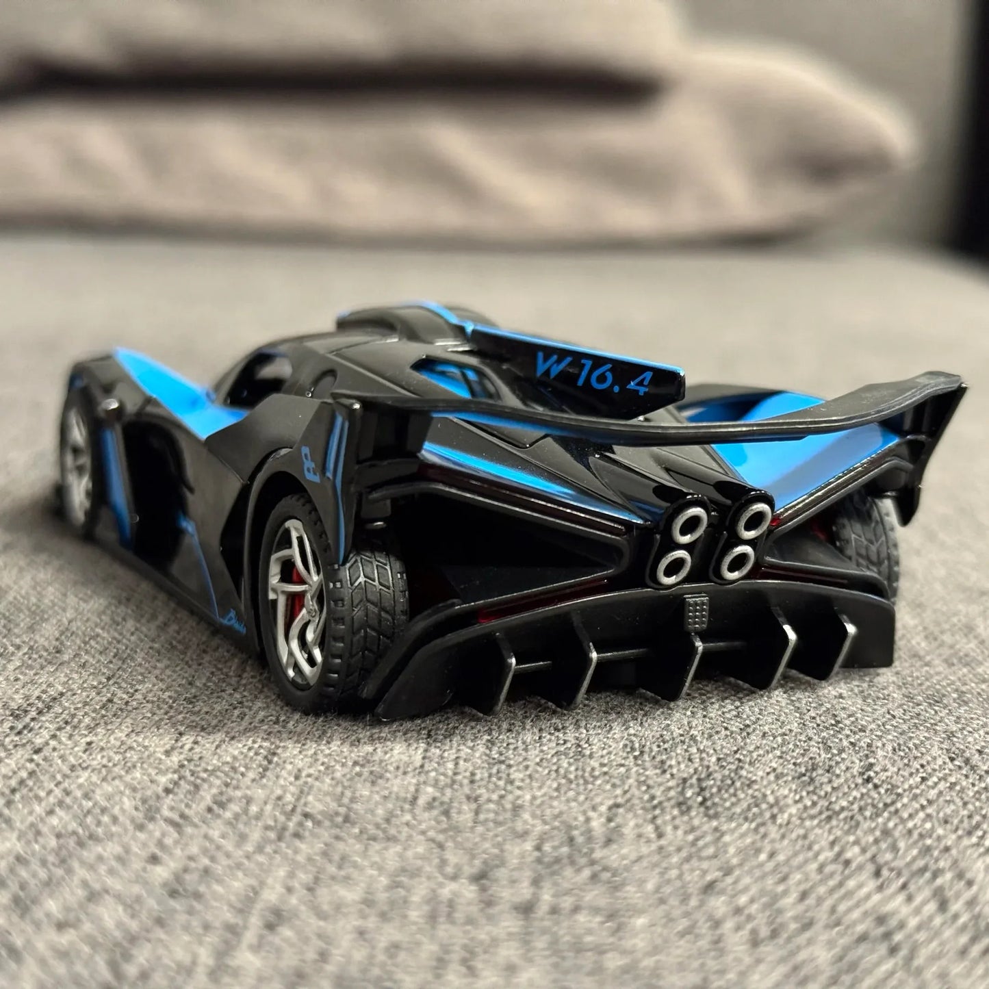 1:32 Bolide Alloy Diecast Sports Car With Sound And Light - ToylandEU