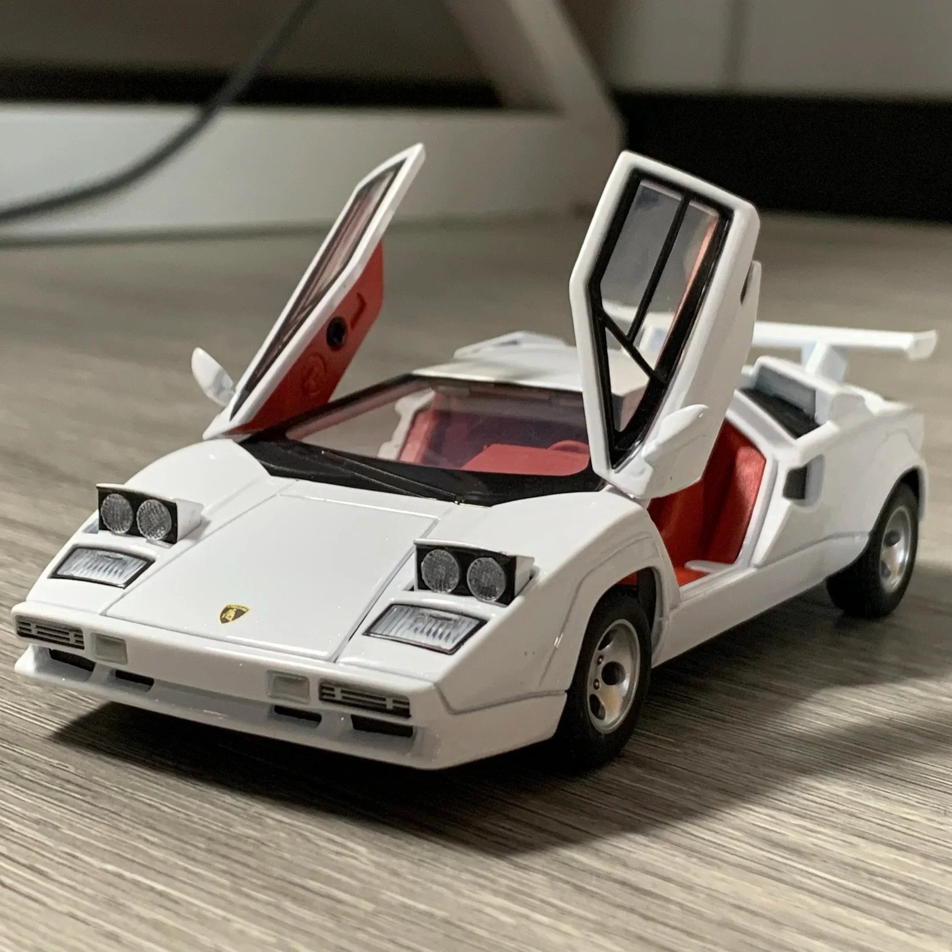 1:32 Countach LP500S Diecast Alloy Car Model With Sound Light Pull Back - ToylandEU