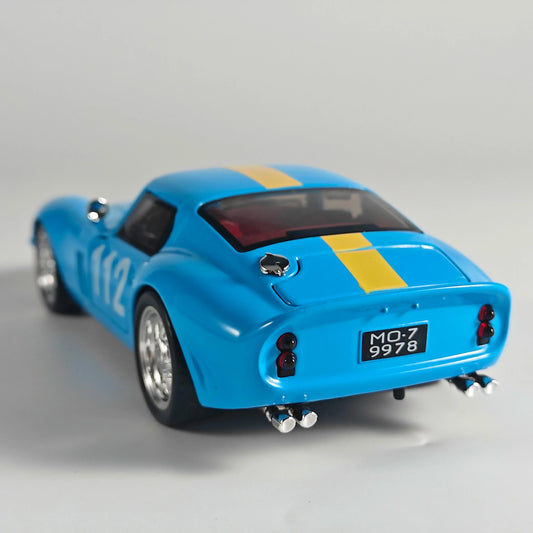1:32 Diecast Alloy 250 GTO Sports Car With Sound And Light - ToylandEU