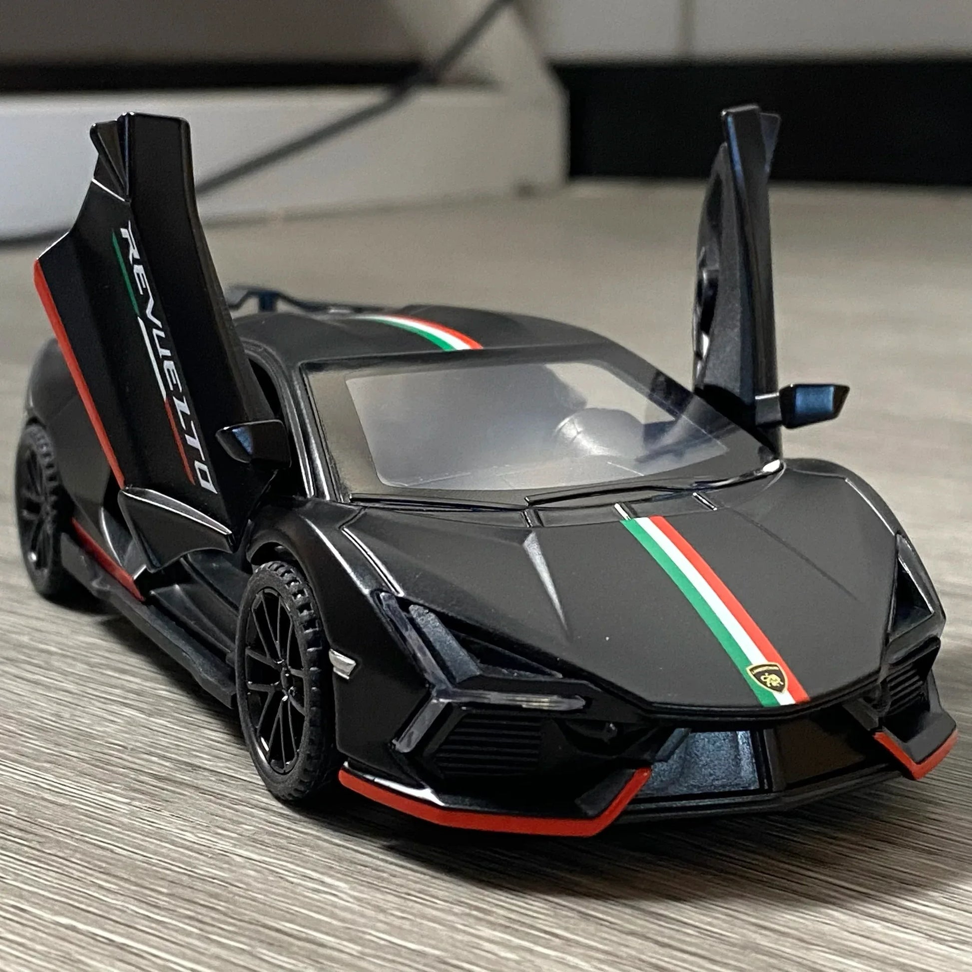 1:32 Diecast Alloy Model Car Revuelto Super Sports Inertial Drift - ToylandEU