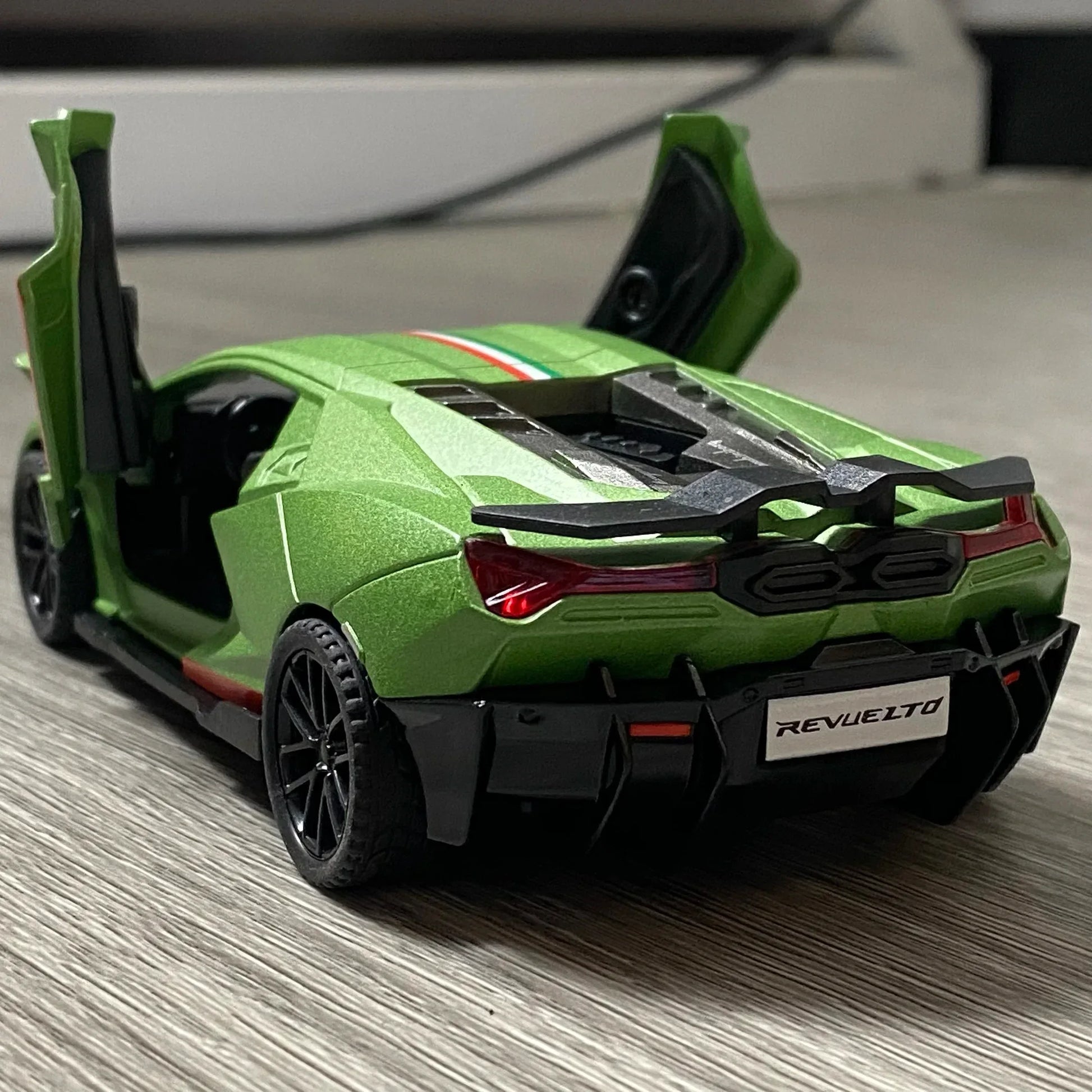 1:32 Diecast Alloy Model Car Revuelto Super Sports Inertial Drift - ToylandEU