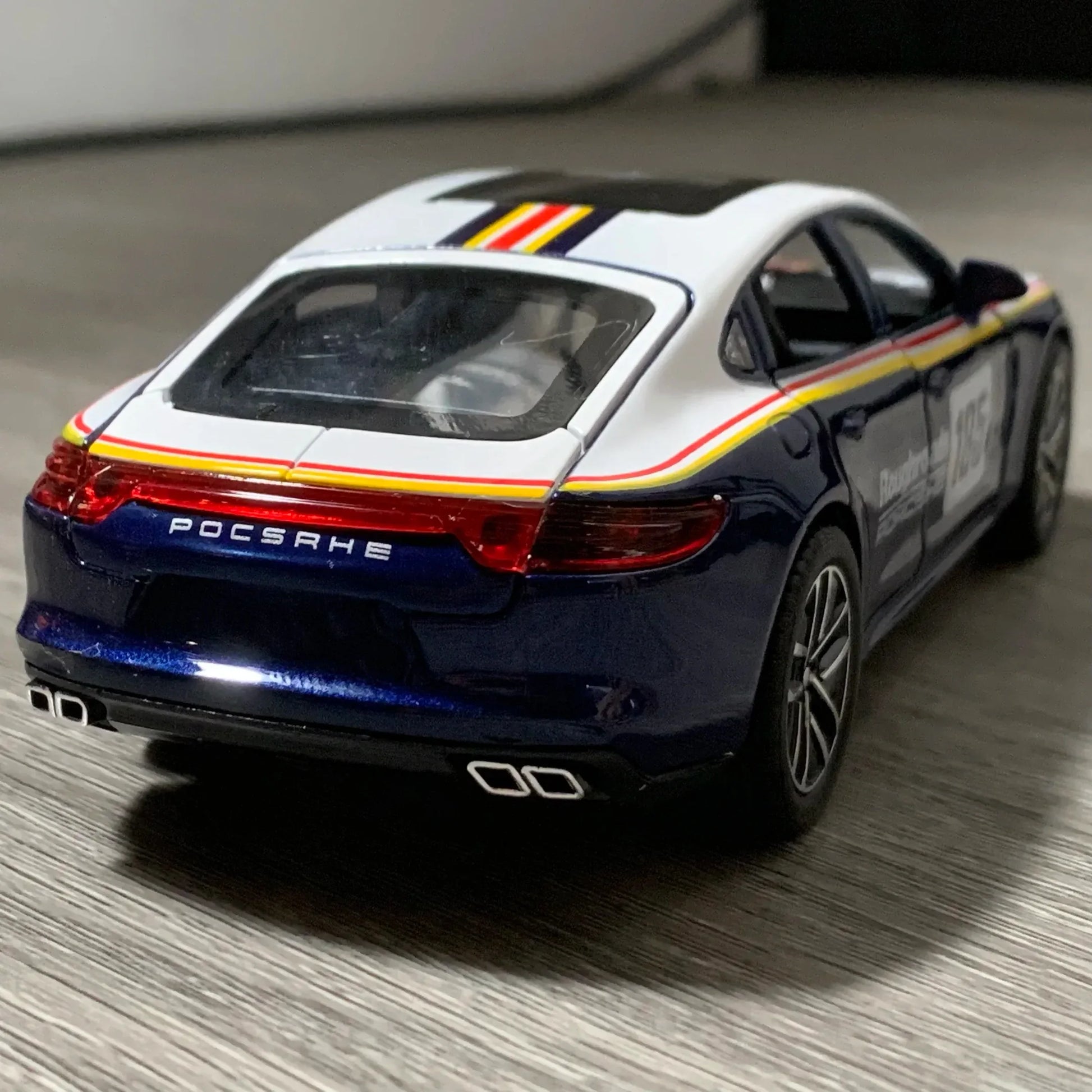 1:32 Diecast Alloy Porsche Panamera Track Version Pull Back Model Car - ToylandEU
