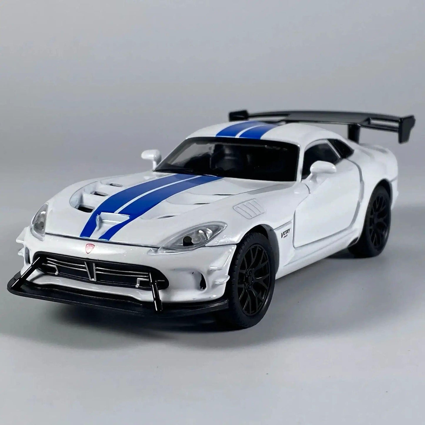  1:32 Diecast Dodge Viper ACR Sound And Light -  ToylandEU™