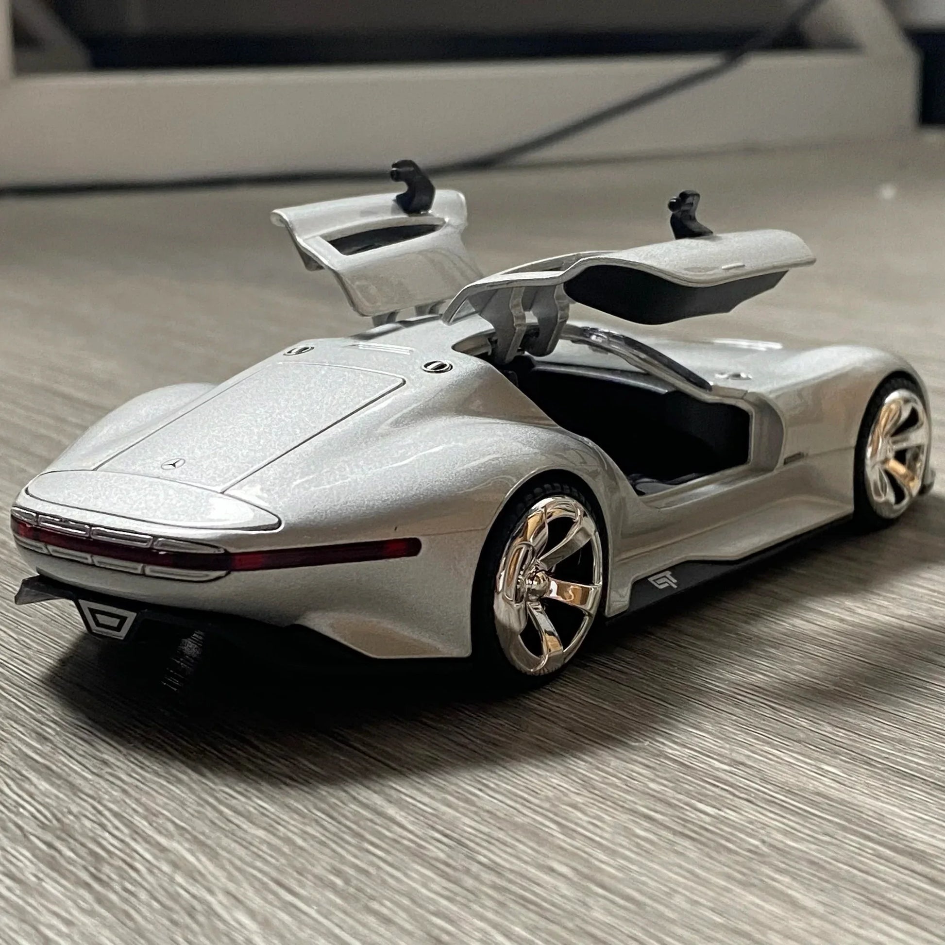 1:32 Diecast Mercedes Benz AMG Vision GT Alloy Car Model Sound Light - ToylandEU