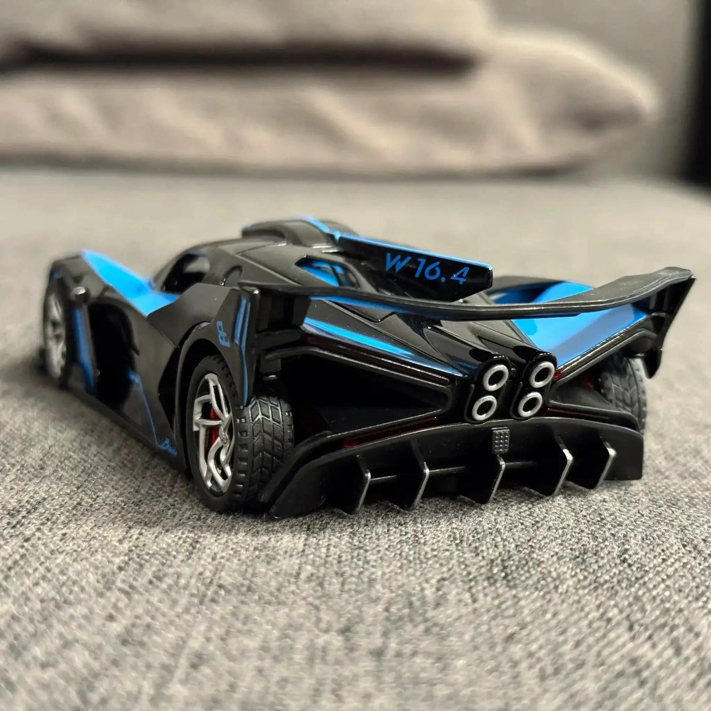    1:32 Diecast Metal Car Model With Sound Light -  ToylandEU™