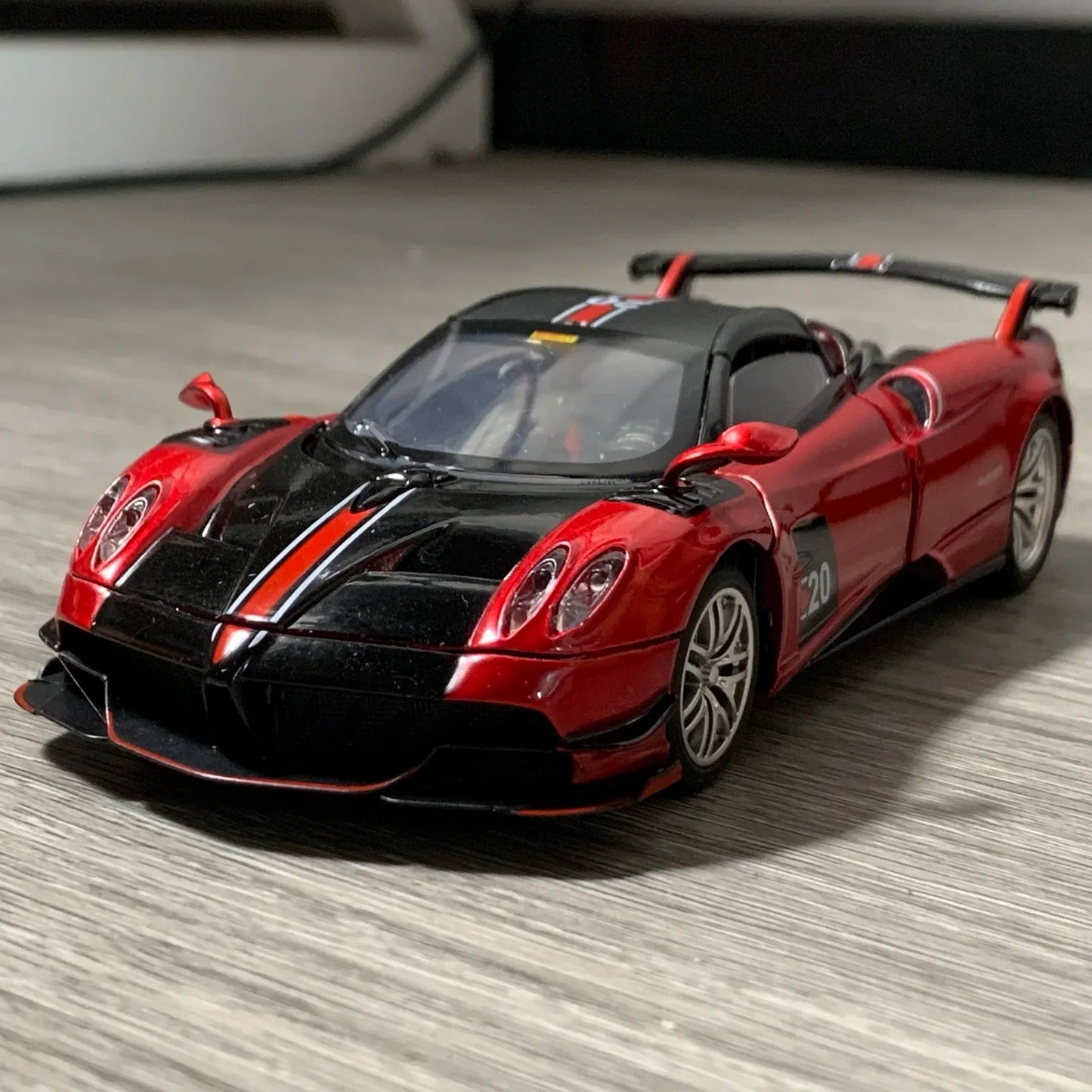 1:32 Diecast Pagani Huayra BC Metal Model Car - ToylandEU