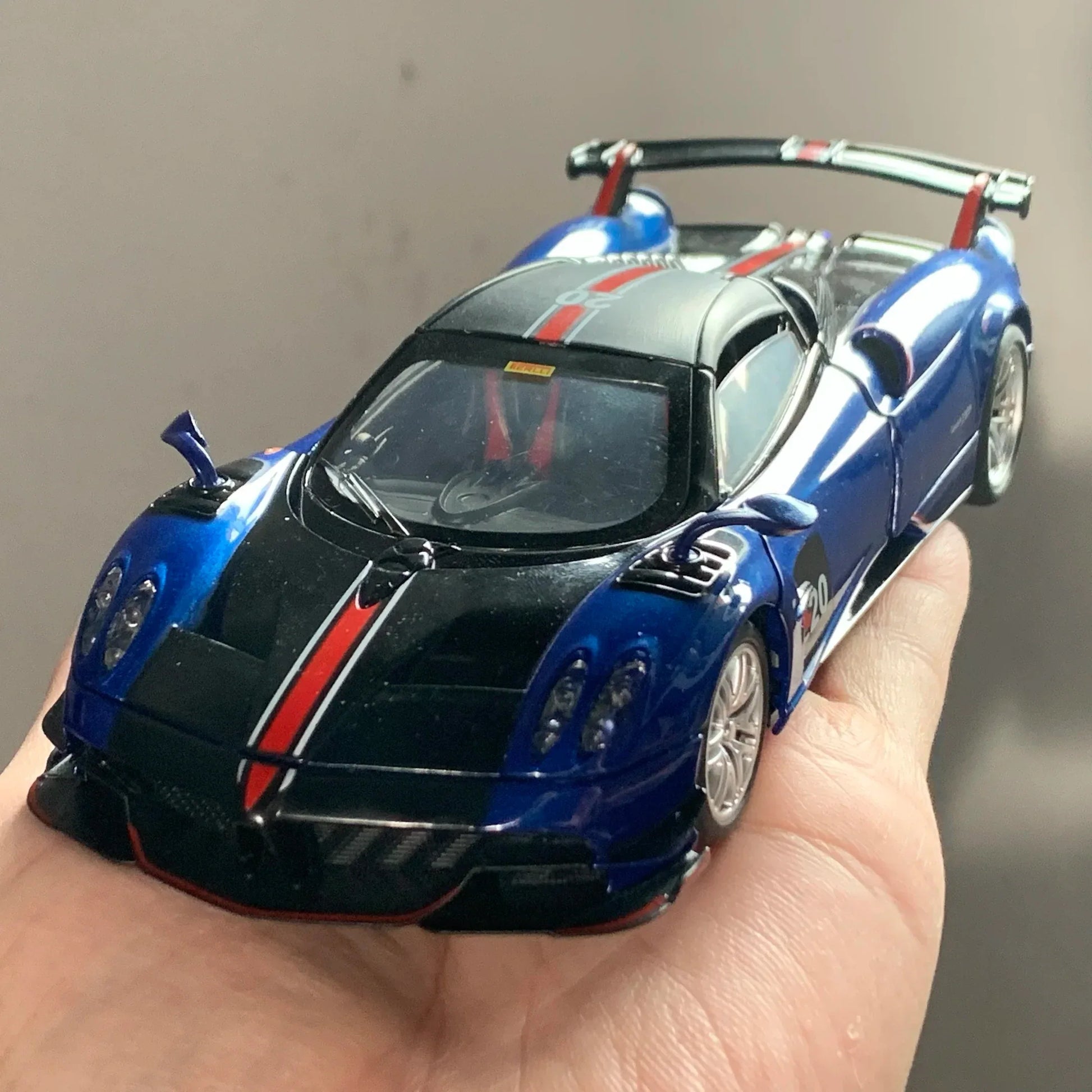 1:32 Diecast Pagani Huayra BC Metal Model Car - ToylandEU