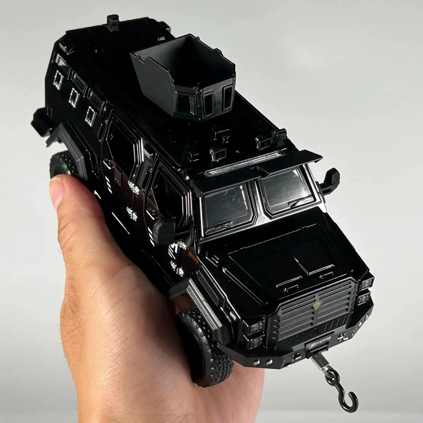  1:32 Ford F-550 Diecast 4x4 Off-Road Sound Pullback -  ToylandEU™