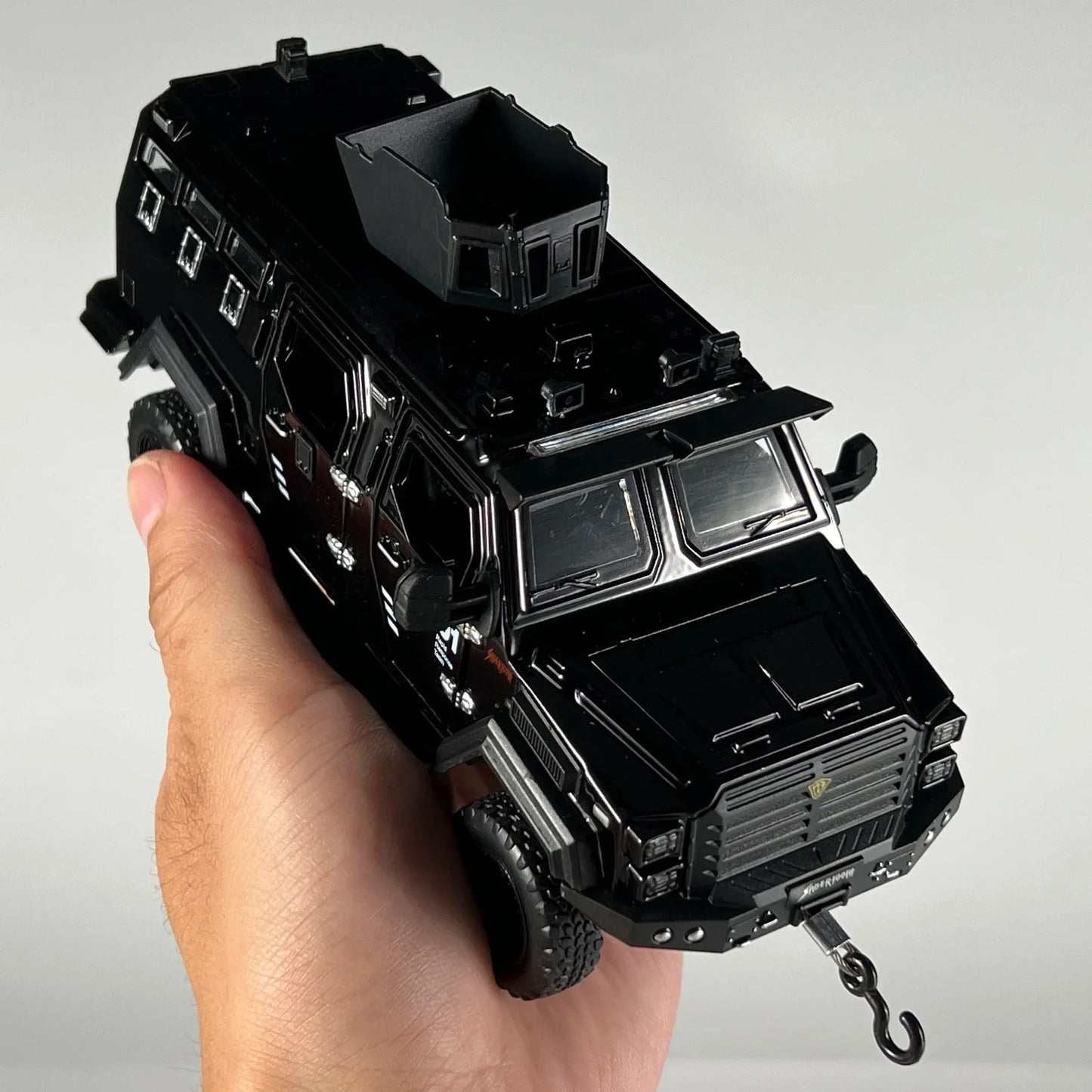 1:32 Ford F-550 Diecast Off-Road 4x4 Pull Back Model Car Sound Light - ToylandEU