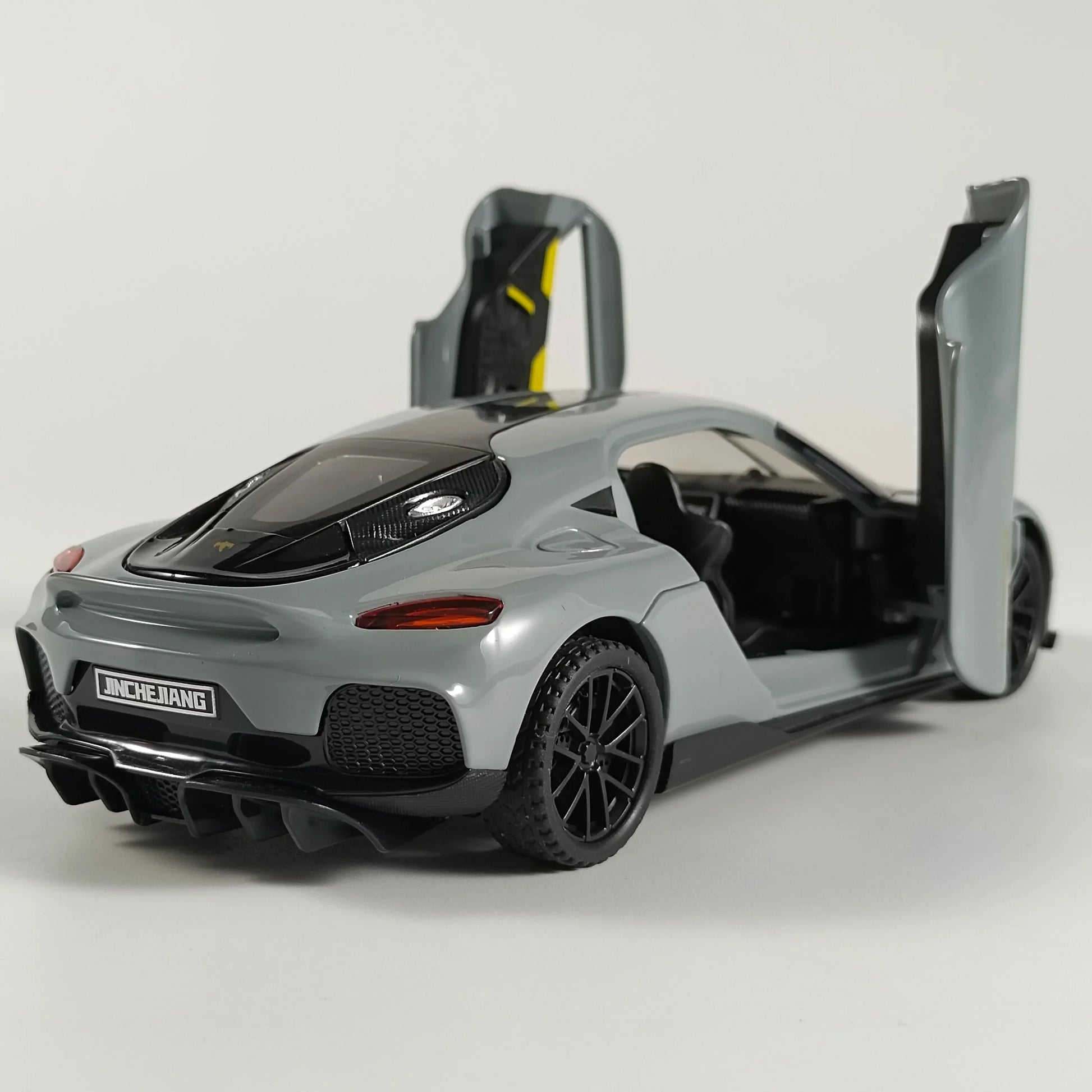 1:32 Gemera GT Diecast Metal Car Pull Back Sound And Light - ToylandEU