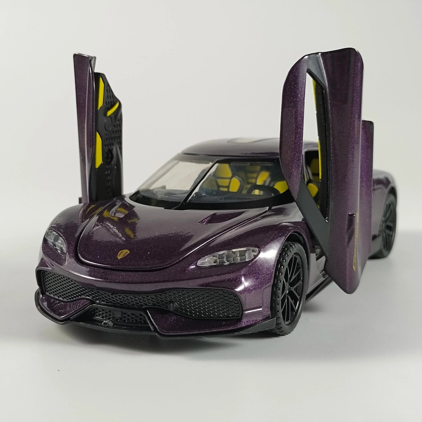 1:32 Gemera GT Diecast Metal Car Pull Back Sound And Light - ToylandEU