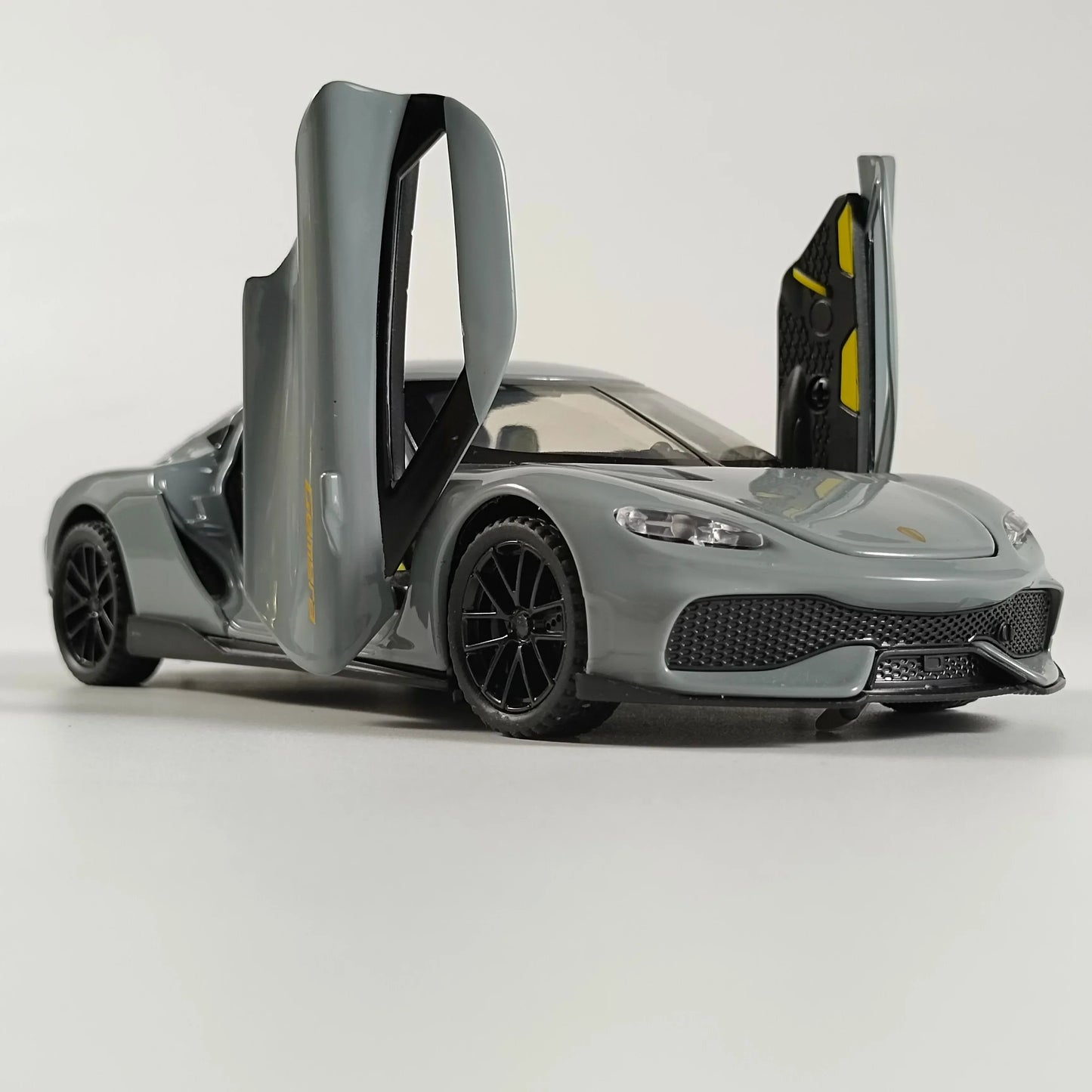 1:32 Gemera GT Diecast Metal Car Pull Back Sound And Light - ToylandEU