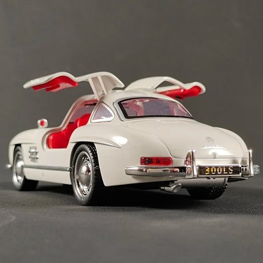 1:32 Mercedes Benz 300SL Diecast Model Car Metal Desktop Ornament - ToylandEU