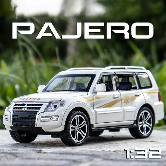 1:32 Mitsubishi Pajero Diecast Black White Alloy Metal Pull Back Sound Light - ToylandEU