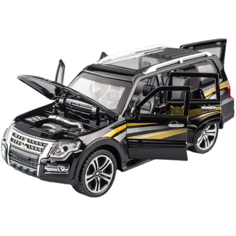 1:32 Mitsubishi Pajero Diecast Black White Alloy Metal Pull Back Sound Light - ToylandEU