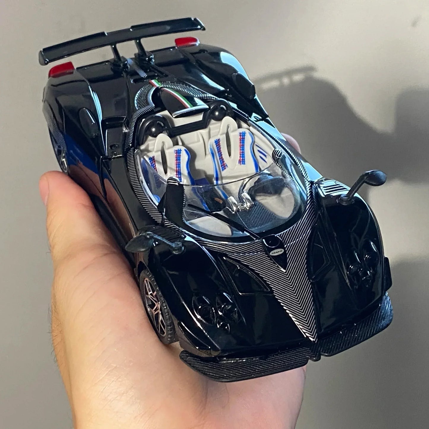 1:32 Pagani Zonda HP 2017 Diecast Metal Model Car - ToylandEU