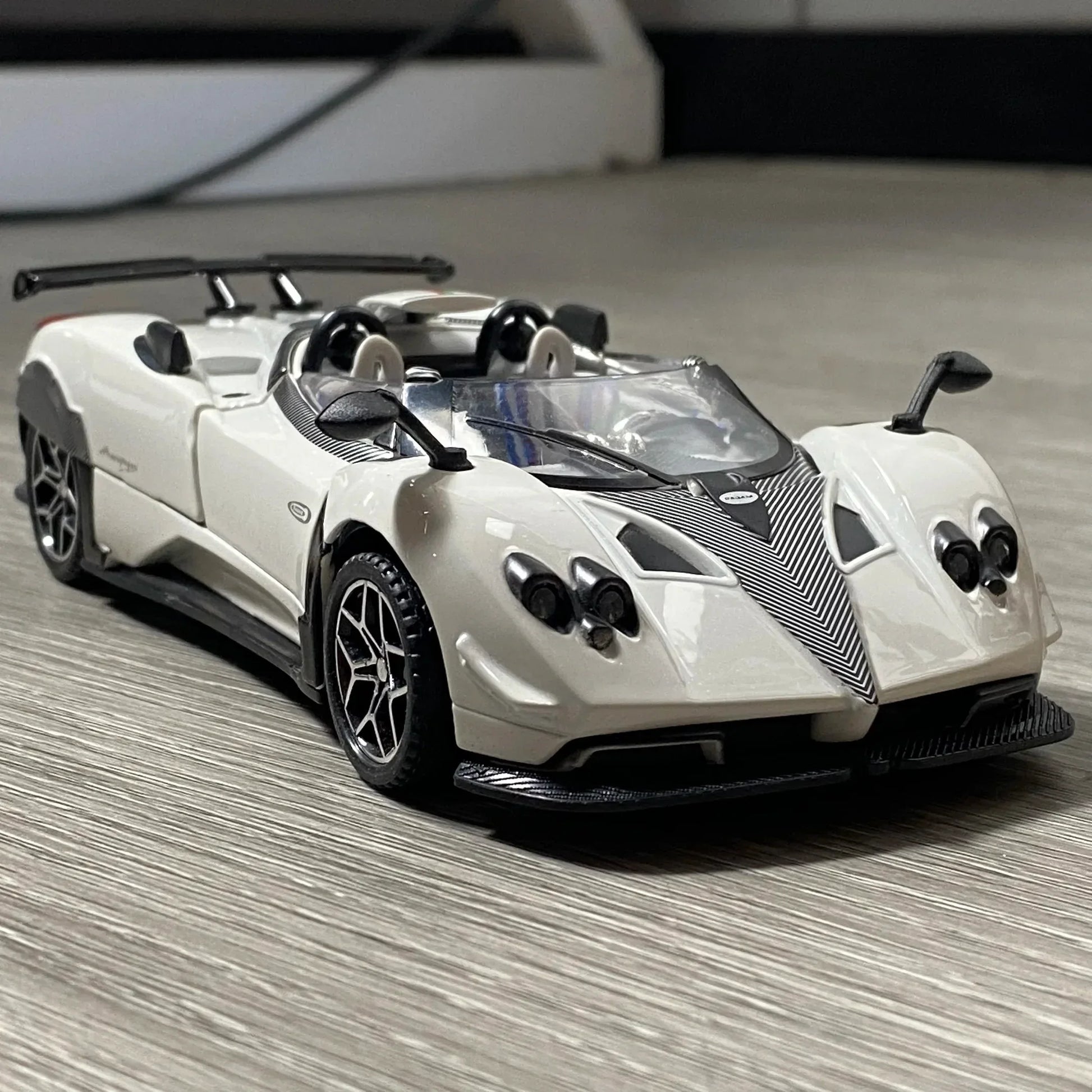 1:32 Pagani Zonda HP 2017 Diecast Metal Model Car - ToylandEU