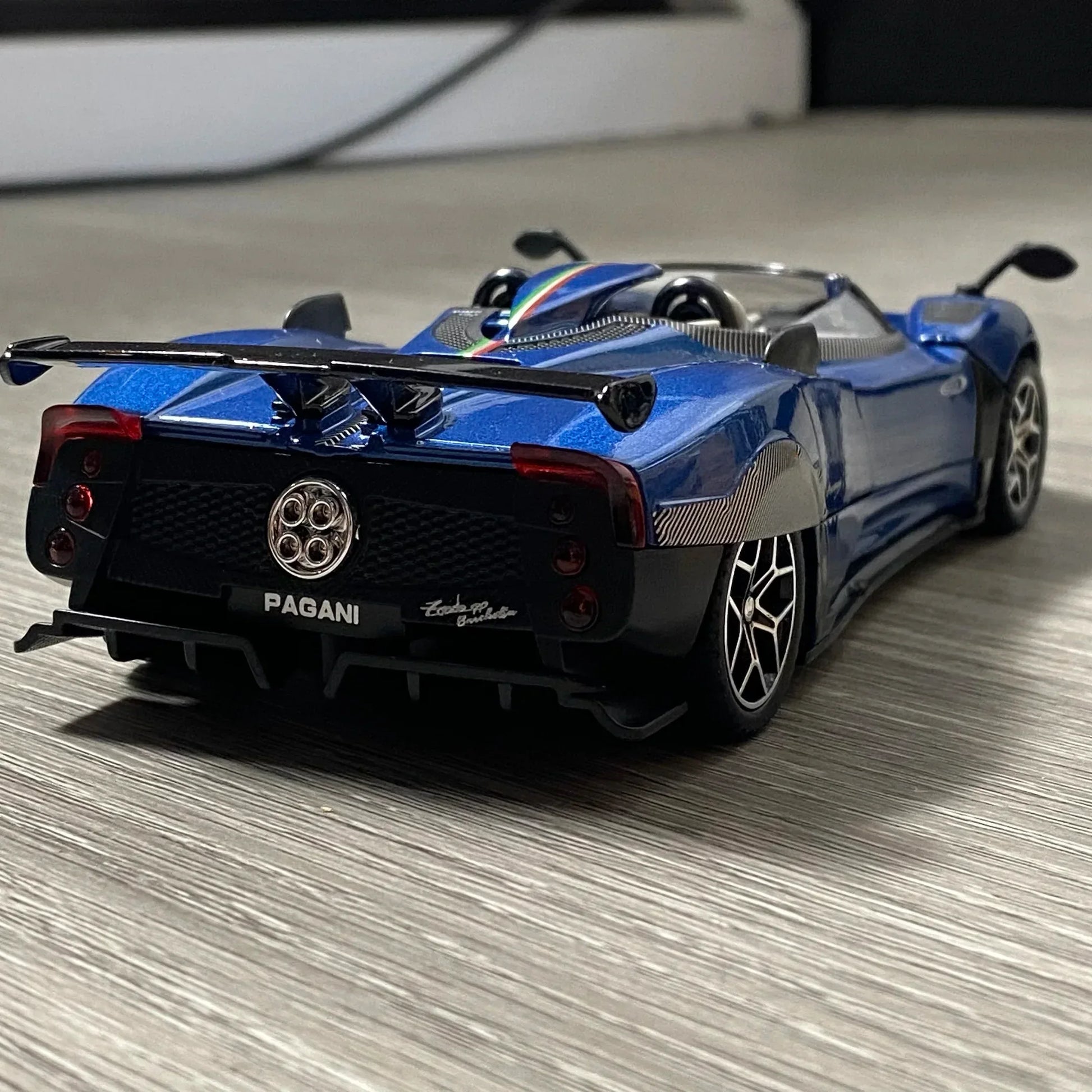 1:32 Pagani Zonda HP 2017 Diecast Metal Model Car - ToylandEU
