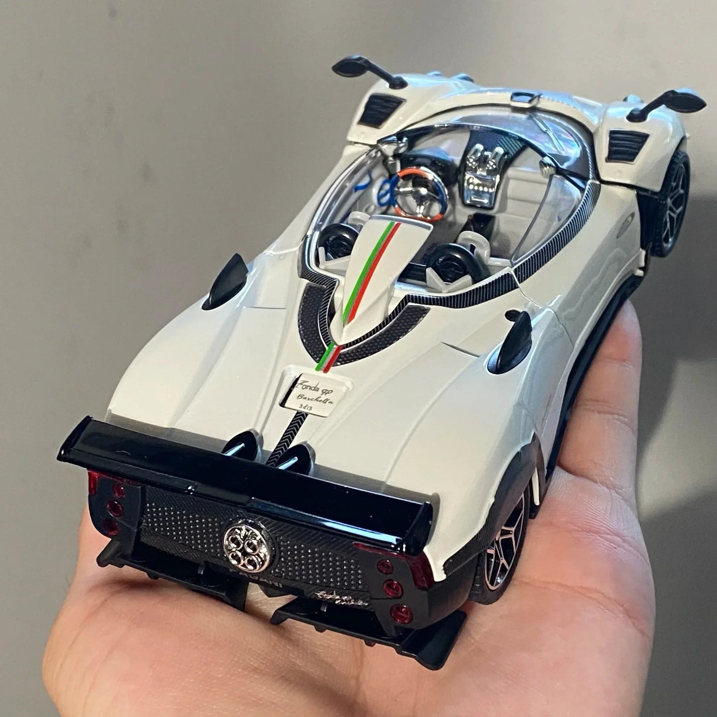 1:32 Pagani Zonda HP 2017 Diecast Metal Model Car - ToylandEU