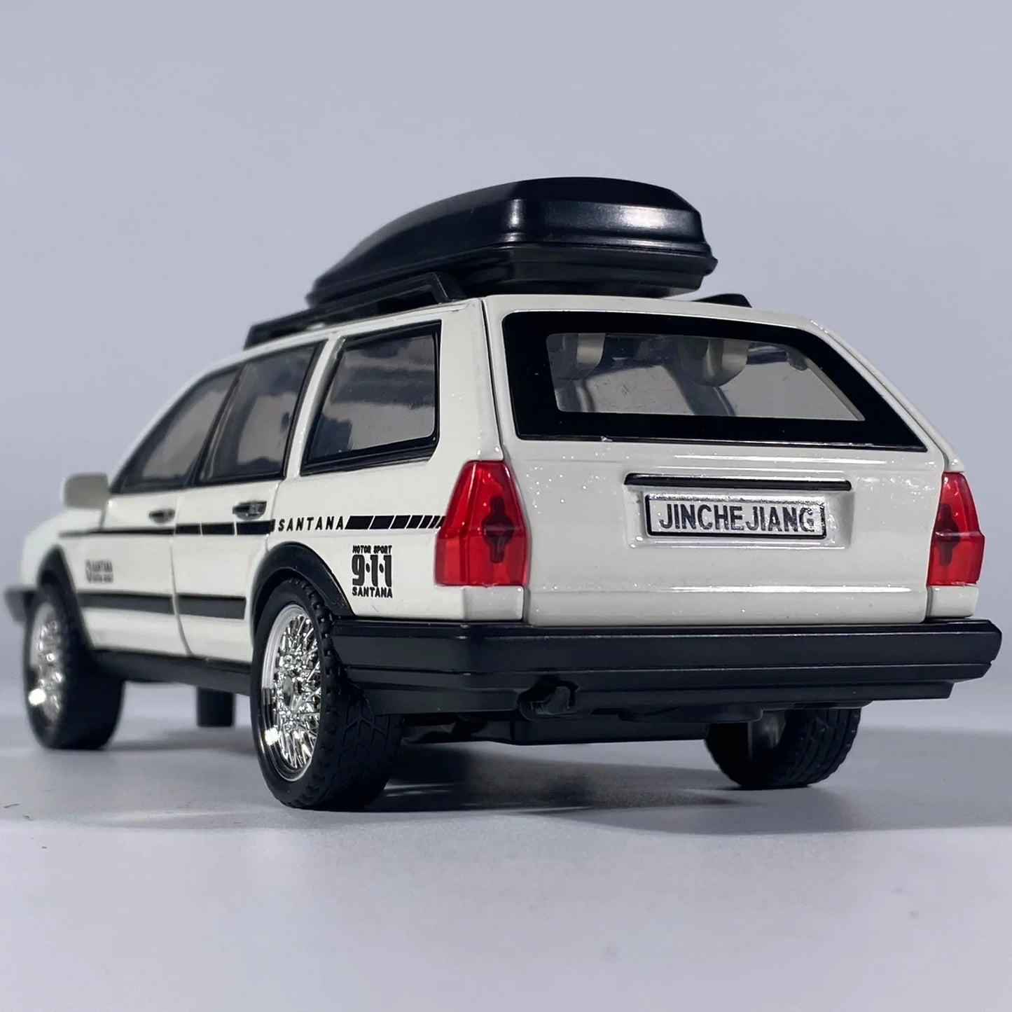 1 32 Scale Diecast Alloy Volkswagen Santana Wagon Sound Light Pull Back - ToylandEU