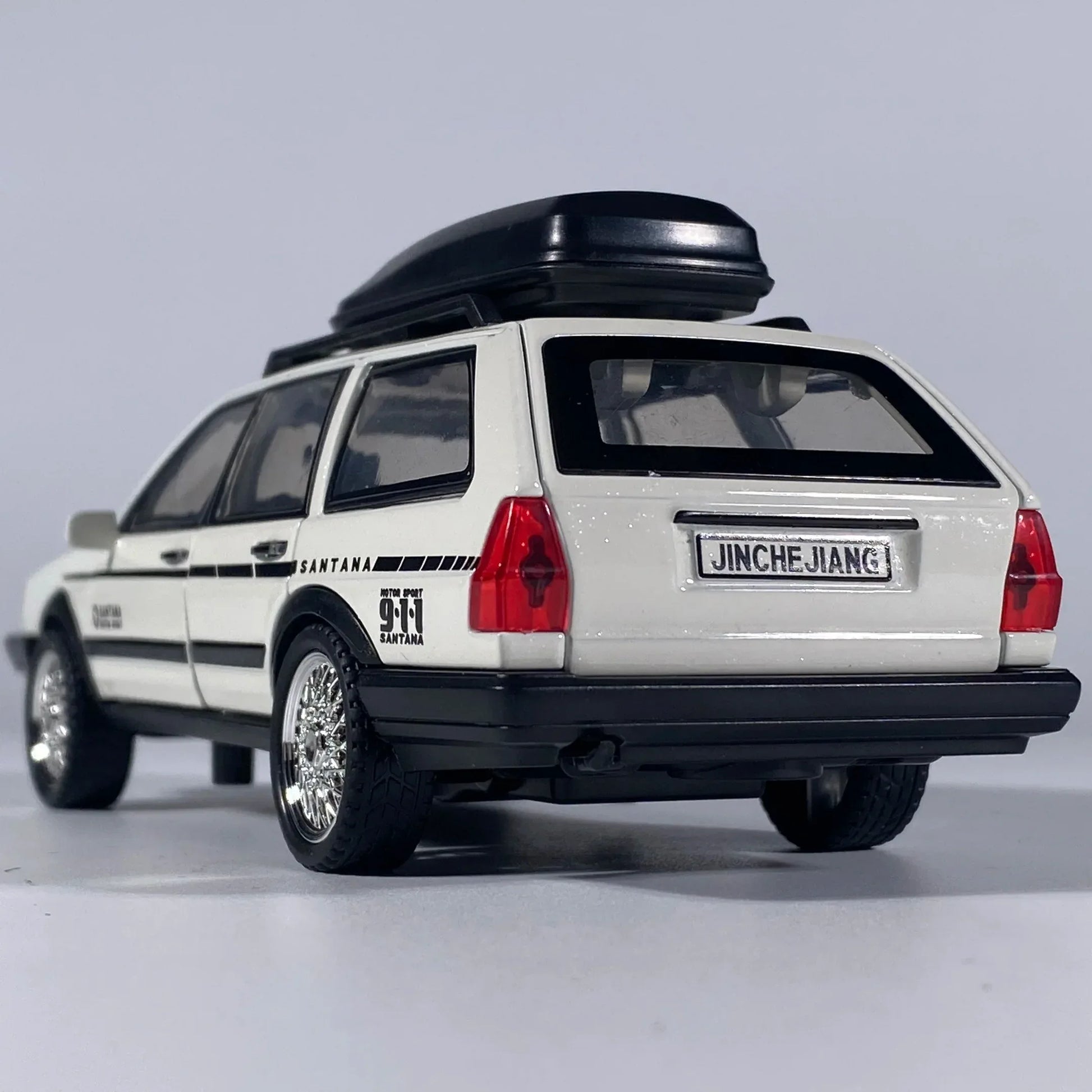 1 32 Scale Diecast Alloy Volkswagen Santana Wagon Sound Light Pull Back - ToylandEU