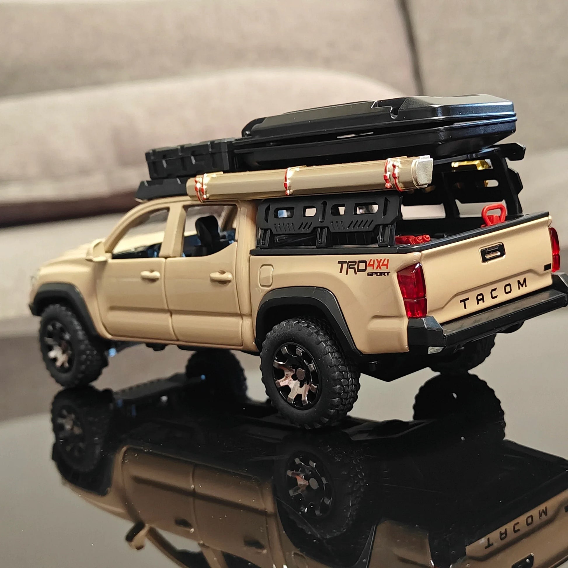 1:32 Toyota Tacoma Alloy Diecast Metal Model With Sound And Light - ToylandEU