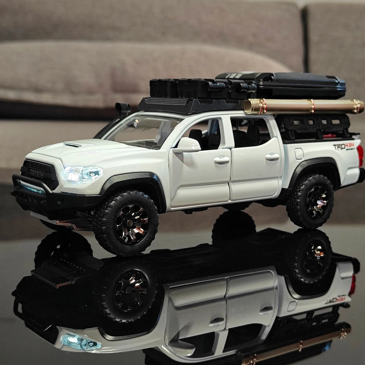 1:32 Toyota Tacoma Alloy Diecast Metal Model With Sound And Light - ToylandEU