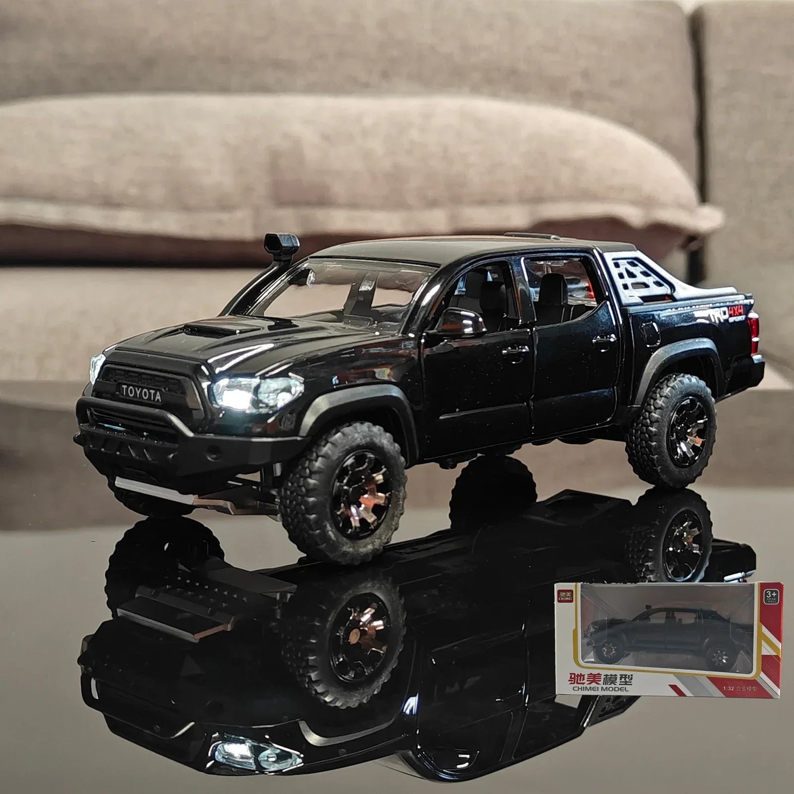 1:32 Toyota Tacoma Alloy Diecast Metal Model With Sound And Light - ToylandEU