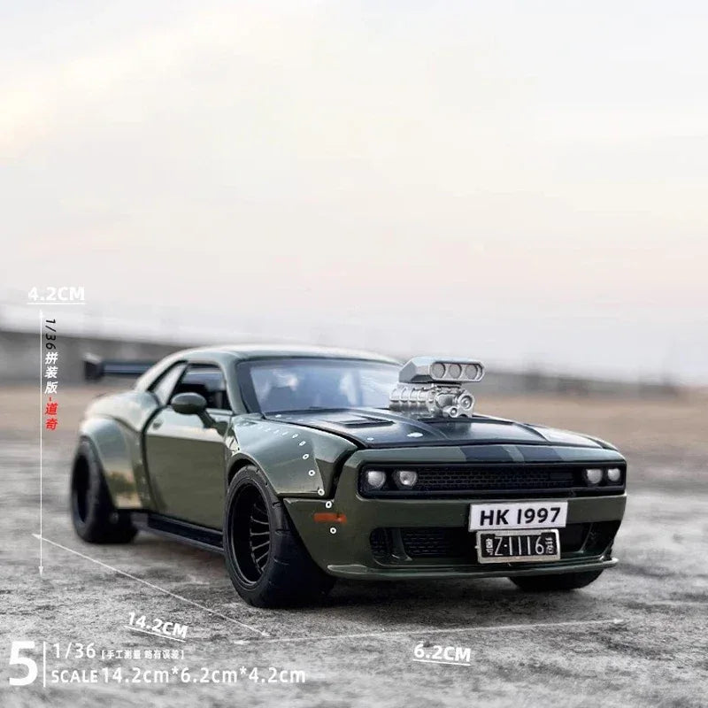 1:36 Dodge Challenger SRT Jailbreak Metal Diecast Model Car - ToylandEU