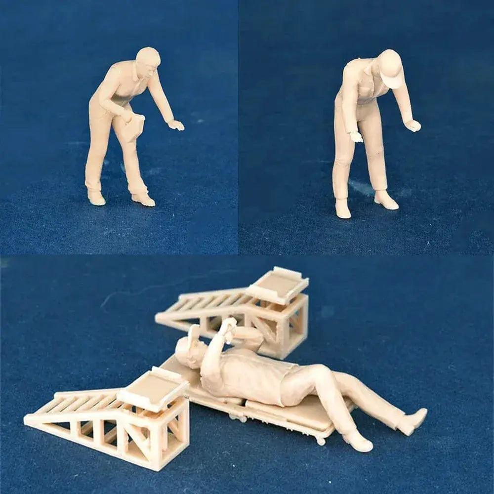  1/64 Scale Car Mechanic Figure Oil Change Resin -  ToylandEU™