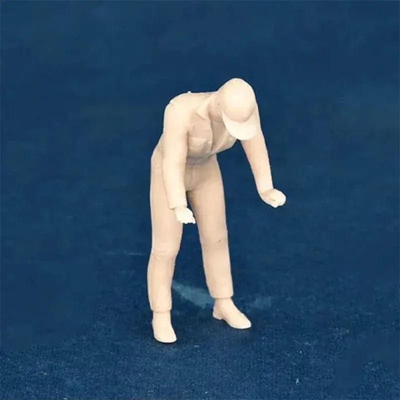  1/64 Scale Car Mechanic Figure Oil Change Resin -  ToylandEU™