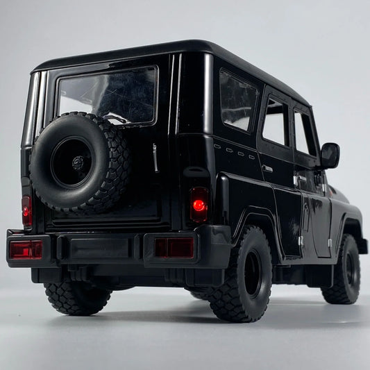 1 To 18 Diecast Alloy UAZ Hunter Jeep Off Road Toy With Sound And Light - ToylandEU
