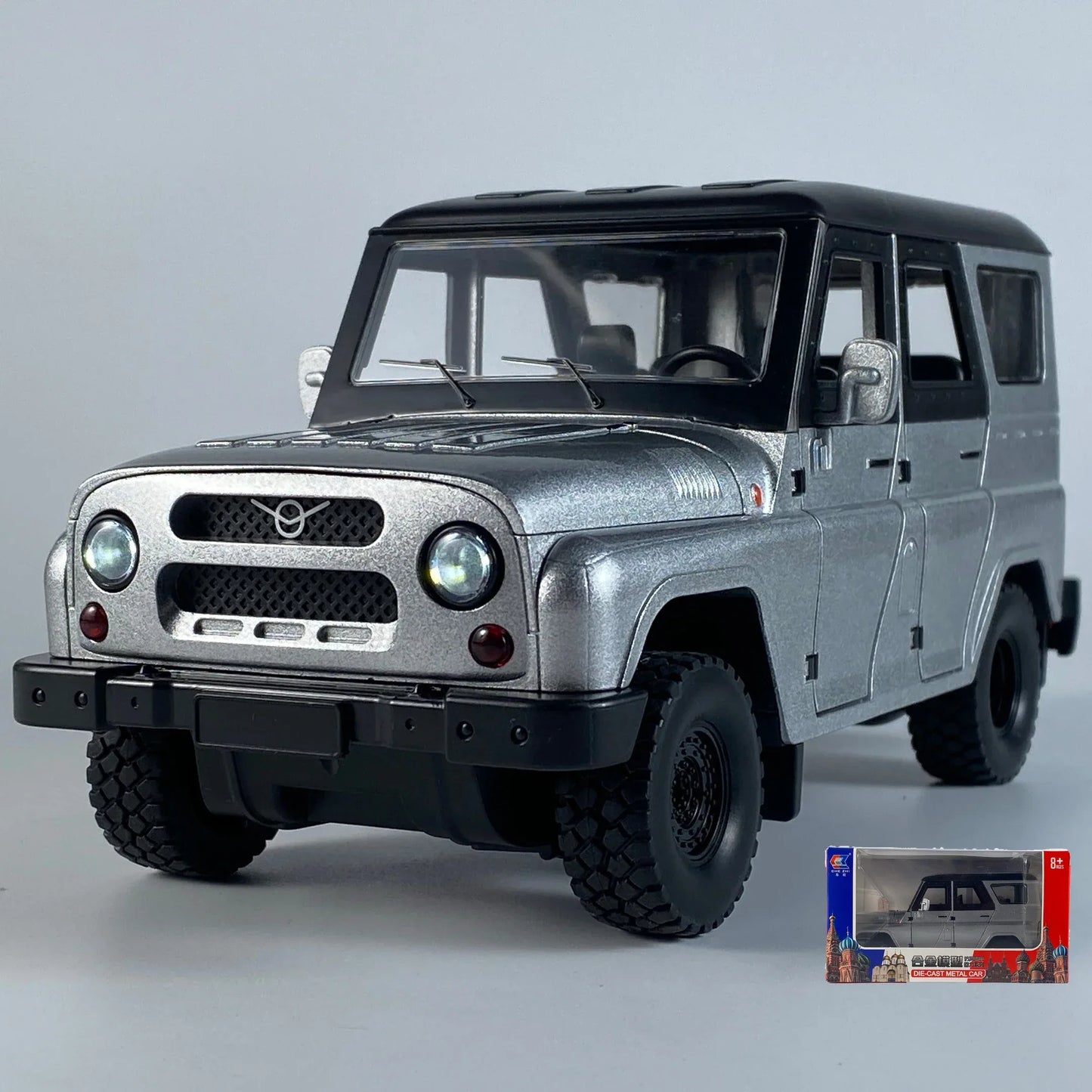 1 To 18 Diecast Alloy UAZ Hunter Jeep Off Road Toy With Sound And Light - ToylandEU