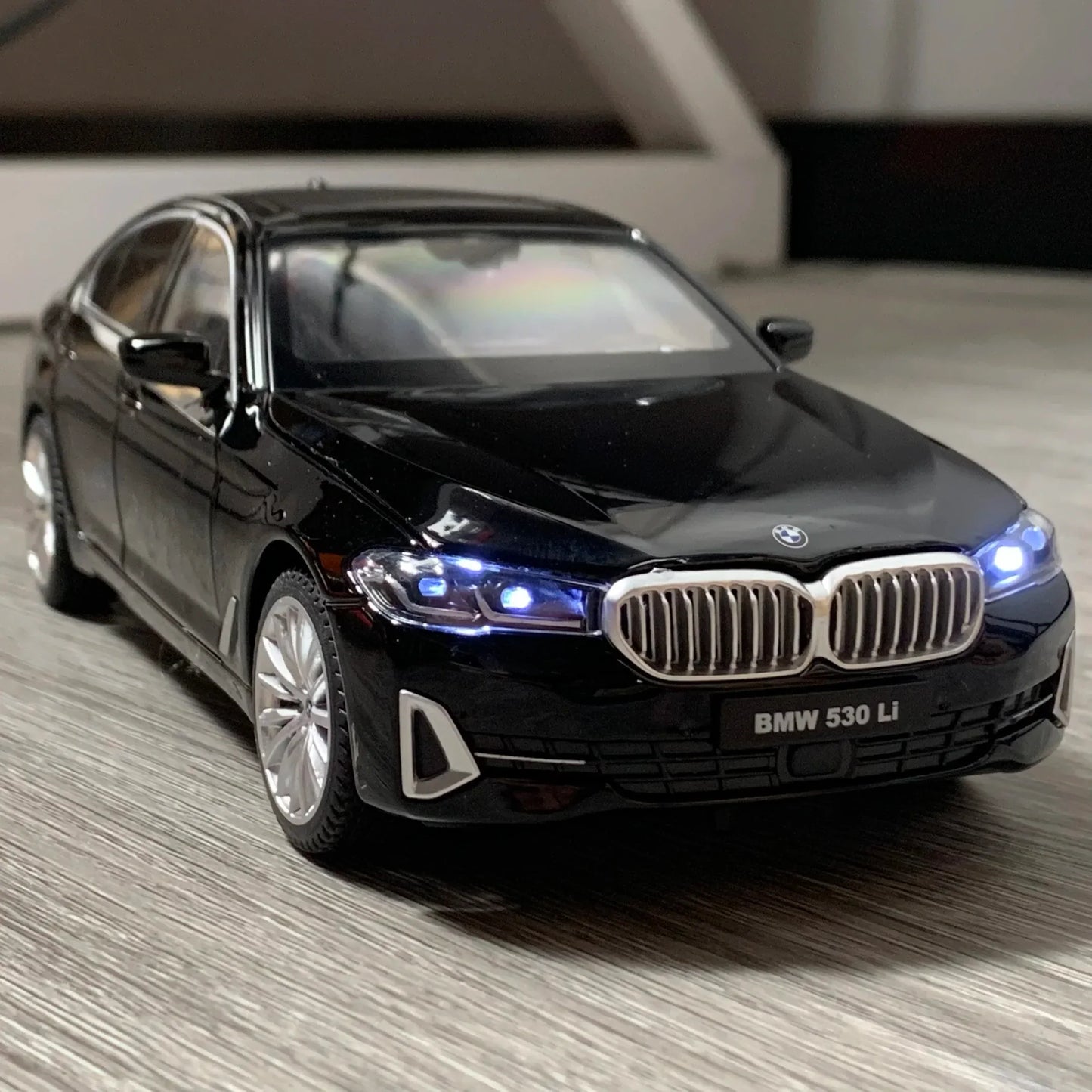 1 To 24 Diecast BMW 530Li Car With Pull Back And Sound Lights For Boys - ToylandEU