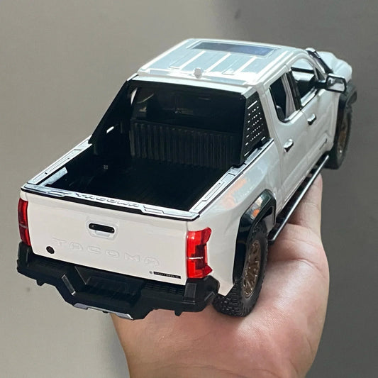 Model Toyoty Tacoma Off Road Diecast Alloy od 1 do 24 lat z dźwiękiem i światłami - ToylandEU