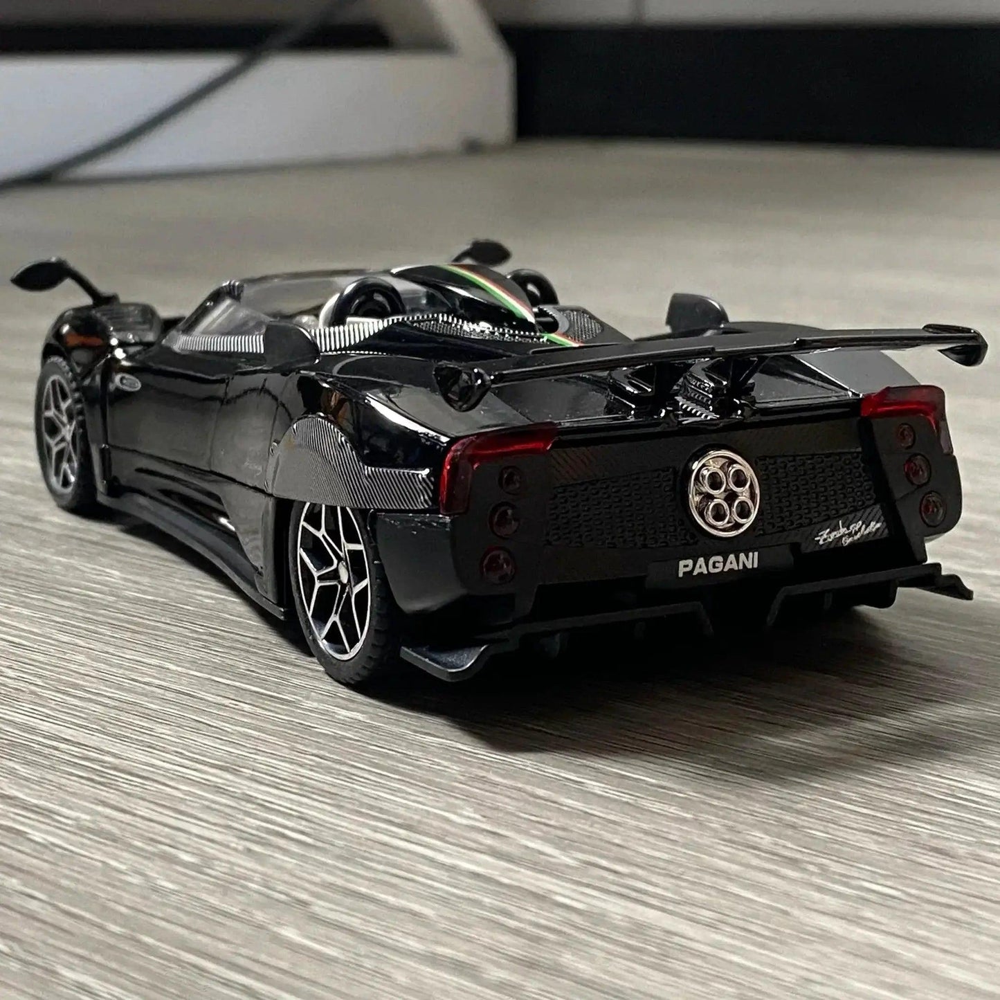    1 To 32 Pagani Zonda HP 2017 Diecast Metal Car -  ToylandEU™