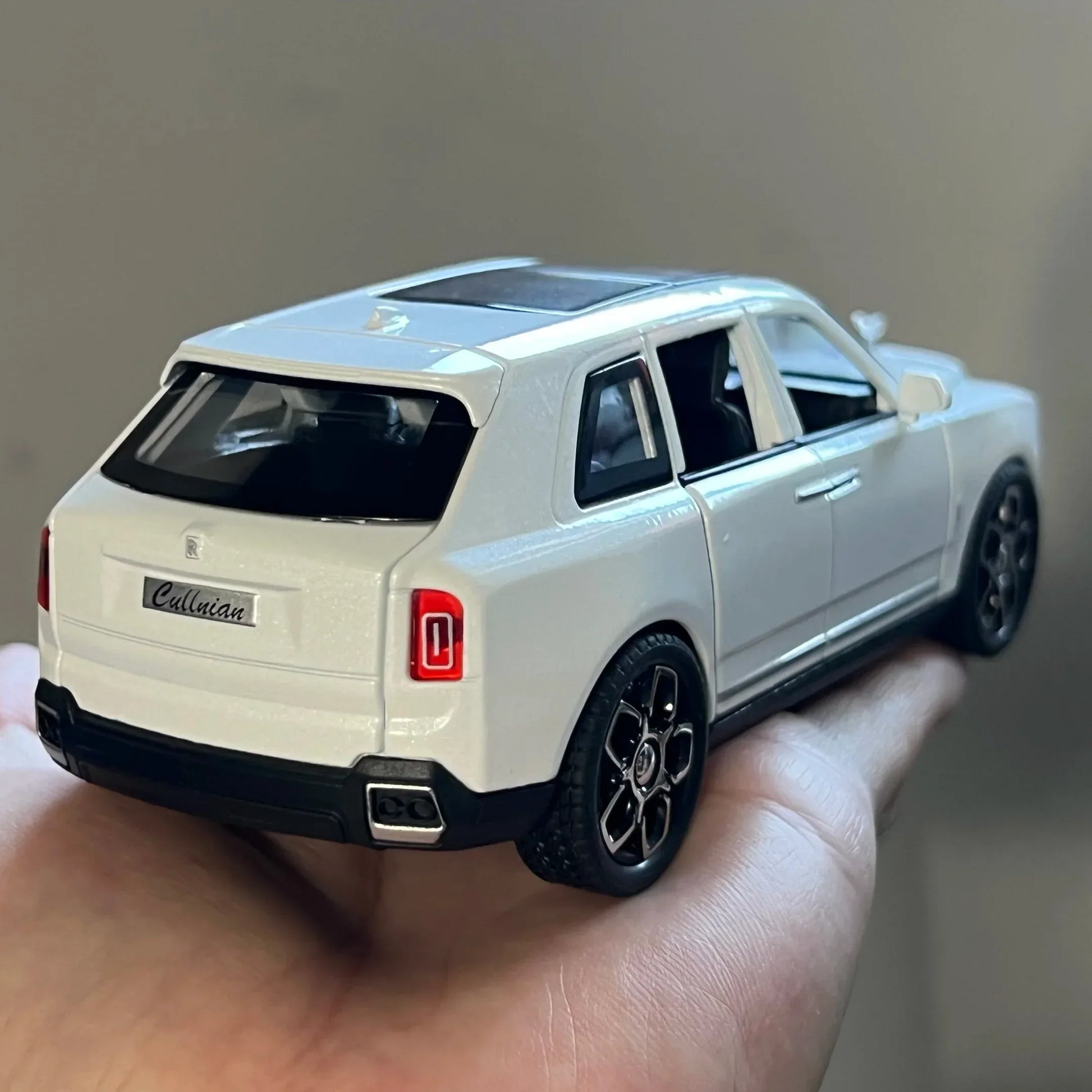 1 To 32 Rolls Royce Cullinan Diecast Car Model Alloy - ToylandEU