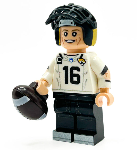 Standard Authentic LEGO Figure QB Jax Football Player With Custom Printing, Helmet And Football - ToylandEU