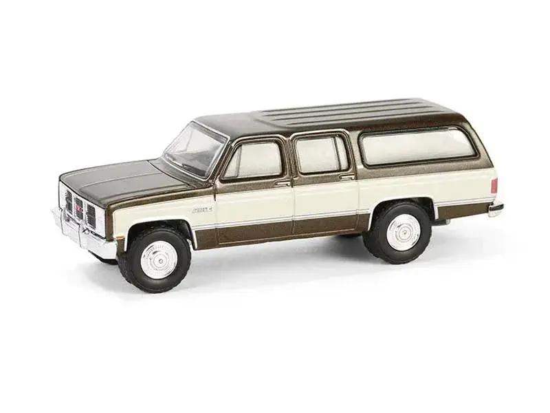 1986 GMC Suburban - Indian Bronze and Doeskin Tan Showroom Floor Series 6 Greenlight Collectibles - ToylandEU