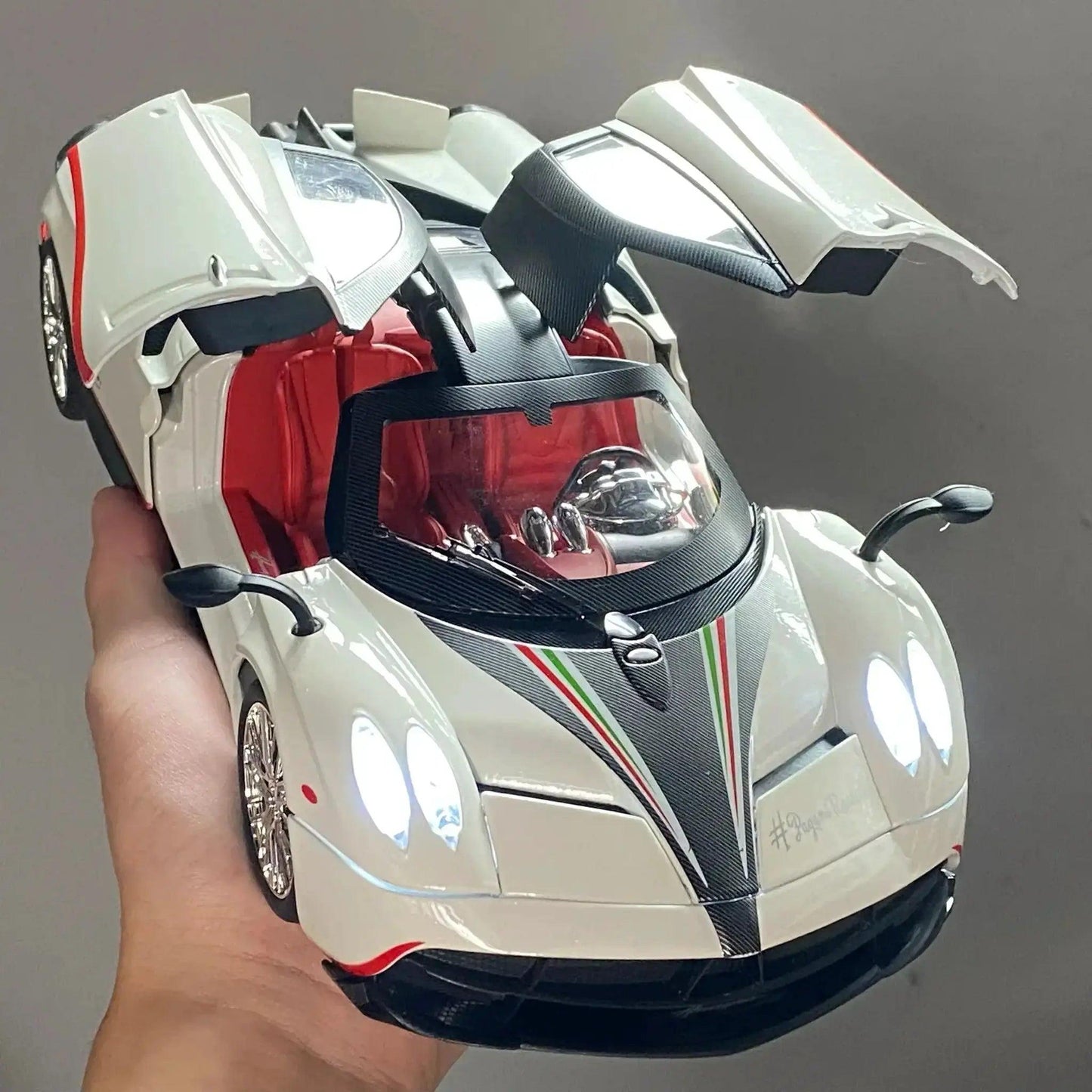 1To18 Diecast Alloy Pagani Huayra BC Dinastia Model -  ToylandEU™