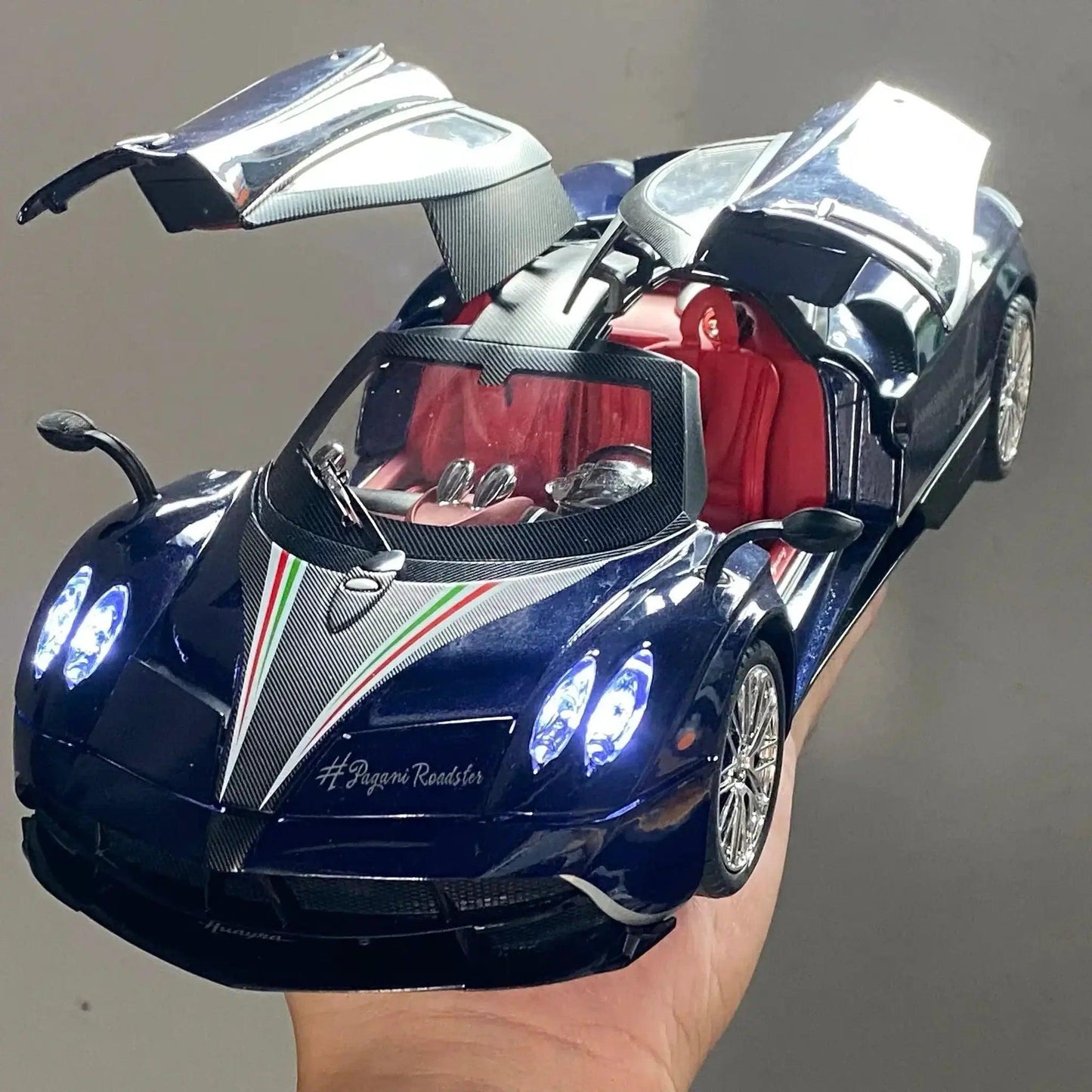  1To18 Diecast Alloy Pagani Huayra BC Dinastia Model -  ToylandEU™