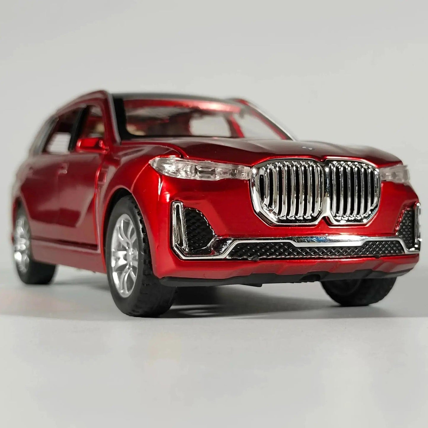  1to32 Metal Diecast BMW X7 Pull Back Sound Light Car -  ToylandEU™