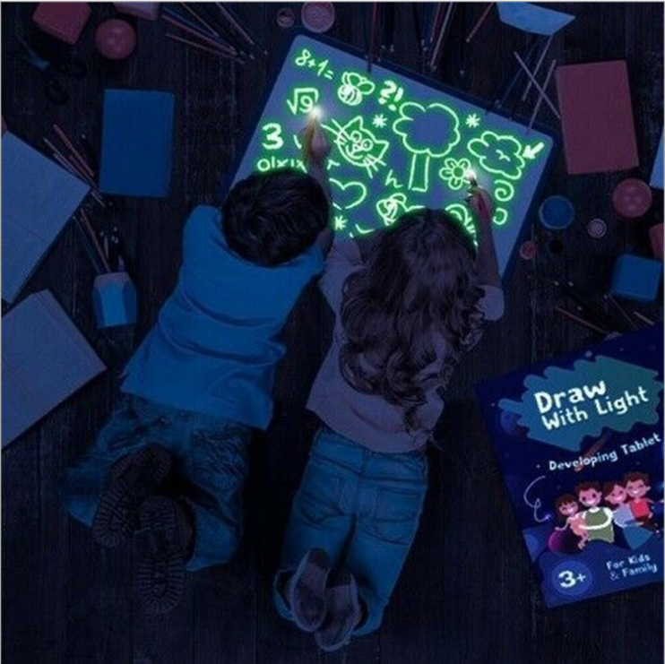 3D Drawing Pad with Light-accumulating Coating and Flashlight Marker