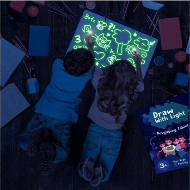 3D Drawing Pad with Light-accumulating Coating and Flashlight Marker - ToylandEU