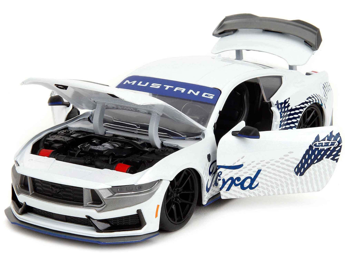 Diecast Model Car | 2024 Ford Mustang Dark Horse White | 1/24 Jada