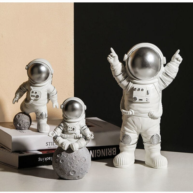 Resin Astronaut Sculpture Set of 3 - ToylandEU